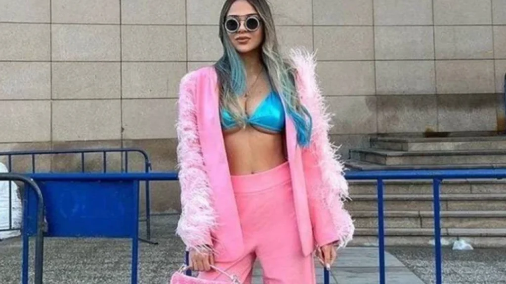 Merve Taşkın Kimdir ? Onlyfans Gerçeği ve Hülya Avşar Olayı 3 merve taşkın adliyenin önünde